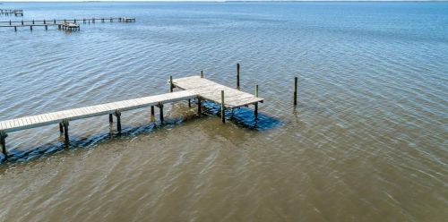 211 Bayshore Dr, Saint George Island FL  32328-3365 exterior