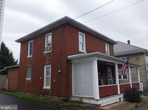 114 3rd St, Mc Connellsburg, PA 17233-1110