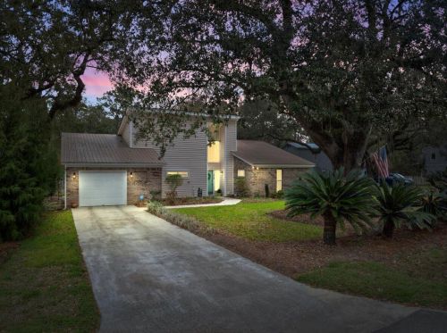 378 Pitts Bayshore Dr, Freeport, FL 32439-5000
