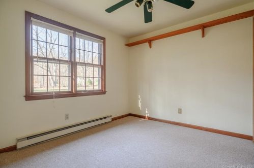 13 Old Grn Rd, Sandy Hook CT 06482-1006 exterior