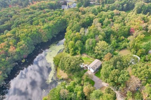 26 Blish Rd, East Hampton CT  06447-1110 exterior