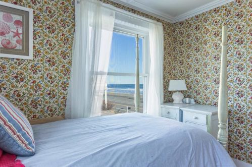 809 Ocean Blvd, Hampton NH  03842-3016 exterior