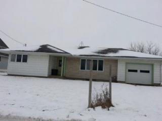 702 5th St, Massillon, IA 52255-9548