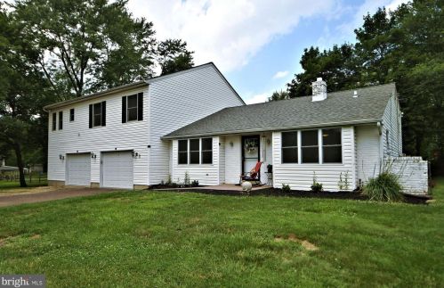 2727 Apple Valley Ln, Norristown, PA 19403-2201