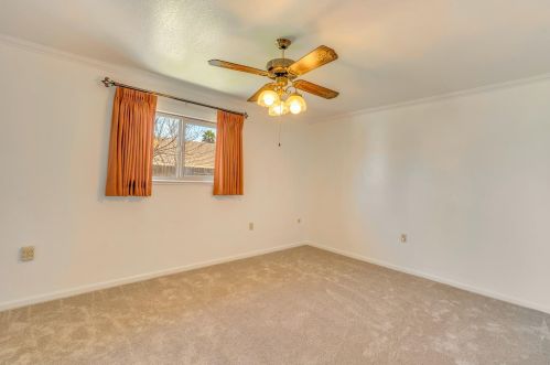 754 Meadowlark Ave, Los Banos CA  93635-3020 exterior