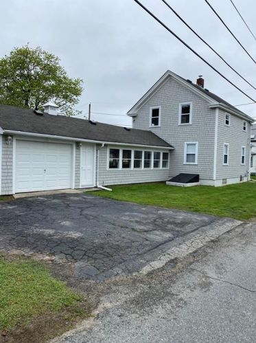 16 Baltimore Ave, Warren, RI 02885-1115