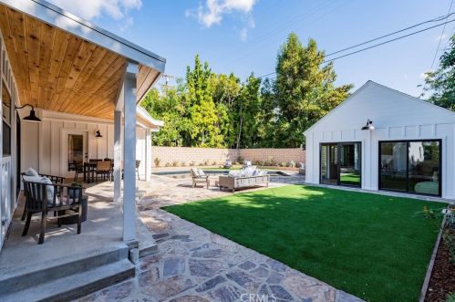 6464 Firmament Ave, Van Nuys CA  91406-6218 exterior