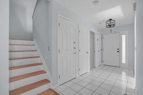 228 Mallard Ct, Yorktown Hgts NY  10598-1975 exterior