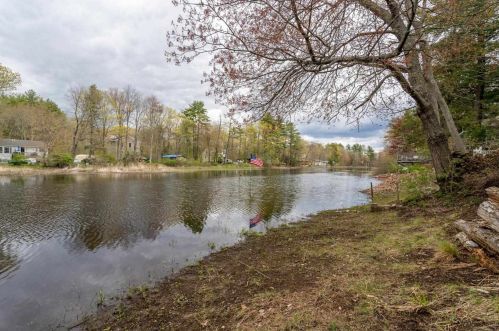 55 Riverside Dr, Fremont NH  03044-3546 exterior