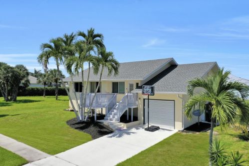 469 Hartley St, Marco Island FL  34145-2747 exterior