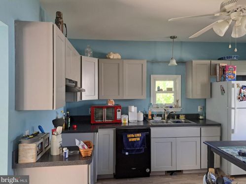 6502 Shawnee Rd, Slaughter Beach, DE 19963-3425
