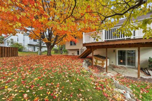 7134 Valley Ridge Dr, Madison, WI 53719-2352