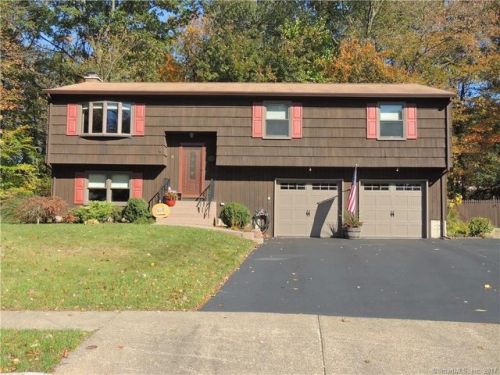 4 Timber Trl, Milford, CT 06460-3676