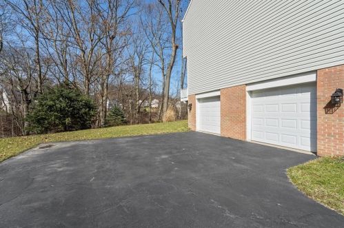 915 Fairfield Ln, Mc Donald PA  15057-2391 exterior