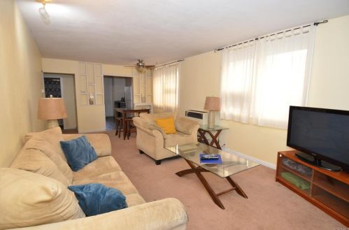 1160 Grand Ave, San Diego CA 92109-4272 exterior