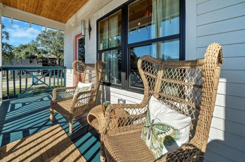 1208 32 St, Galveston TX 77550-6823 exterior