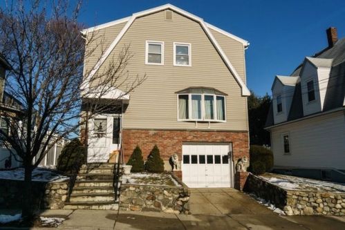 185 Springvale Ave, Everett, MA 02149-5424