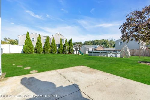 45 Washington Ave, Leonardo NJ  07737-1411 exterior