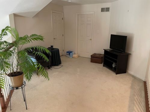 8116 Palomino Dr, Bridgeville PA  15017-1157 exterior