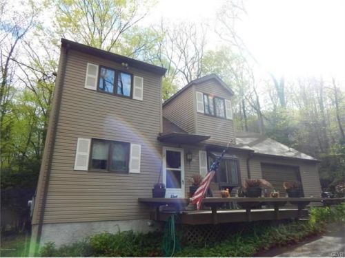 155 Sportsmen Dr, Cresco, PA 18326-7821