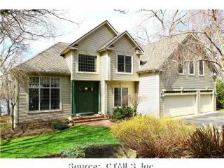 71 Lake Ridge Dr, East Hampton, CT 06447-1326
