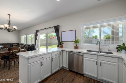 3807 Thunderheart Trl, Gilbert AZ 85297-3571 exterior