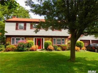5 Hadley Ct, Stonybrook, NY 11790-2304