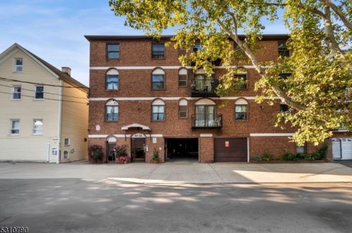 4044 Rome St, Newark NJ  07105 exterior