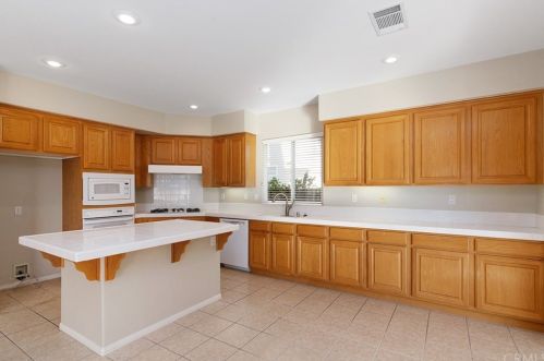 31550 Sunningdale Dr, Temecula, CA 92591-7946