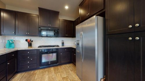 2479 Mountainside Dr, Los Banos CA  93635-8825 exterior