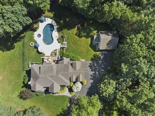 125 Lake St, Sherborn, MA 01770-1607