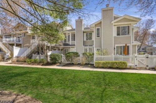 27 Crestmont Rd, Bedminster, NJ 07921-1433