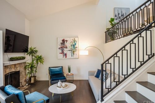 4 Bermuda Ct, Manhattan Beach CA  90266-7240 exterior