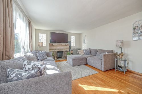 328 Augusta St, Pittsburgh, PA 15211-1106
