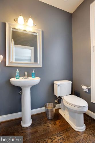 15935 Greymill Manor Dr, Haymarket VA  20169-4927 exterior