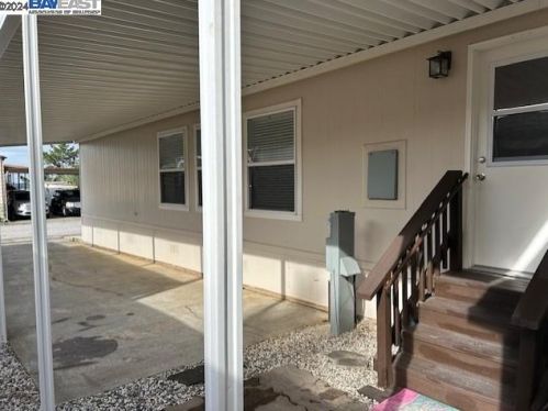 176 Harbor Dr, Daly City CA  94014-2829 exterior