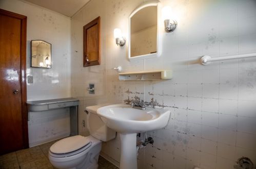 1099 Haig St, Hermitage PA  16146-2856 exterior