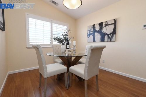129 Ray St, Pleasanton CA  94566-6651 exterior