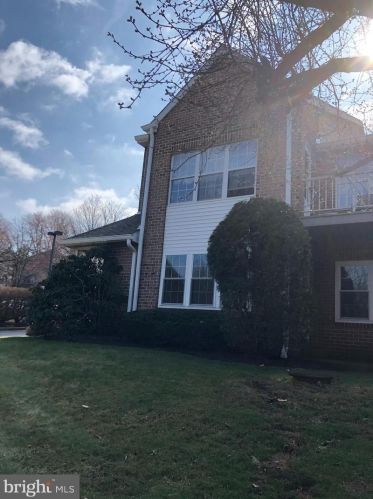1301 Valley Glen Rd, Melrose Park, PA 19027-1751