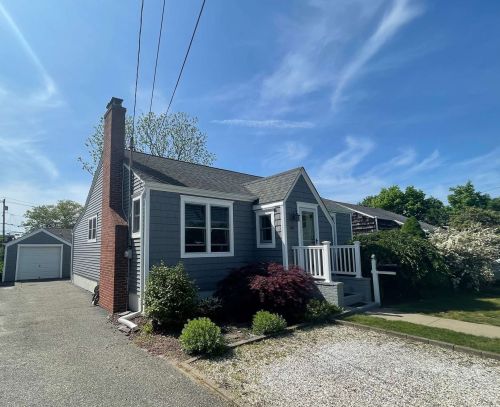 66 Pardee Ave, Islip Manor, NY 11751-3408