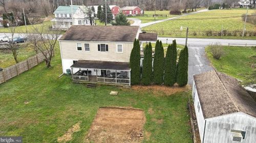 6160 Division Hwy, Beartown, PA 17555-9211