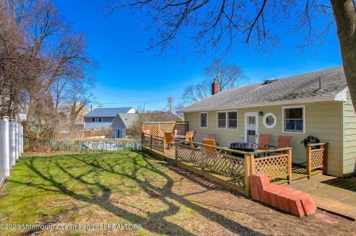 3 Peak St, Monmouth Hills NJ  07732-1821 exterior