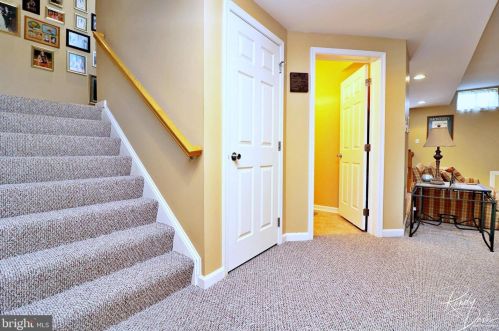 320 Stephen Ct, Charles Town WV  25414-4126 exterior