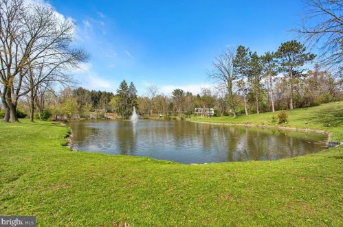 6411 Devonshire Hts Rd, Harrisburg PA 17111-4818 exterior