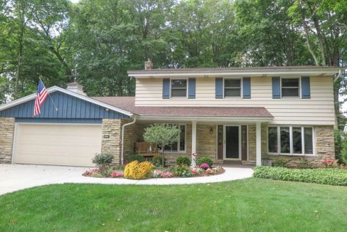 4995 Fairy Chasm Ct, Milwaukee, WI 53223-1404