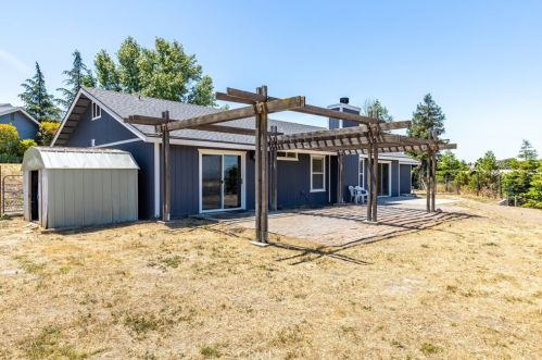 8255 Settlers Pl, Lake Nacimiento CA  93446-8364 exterior