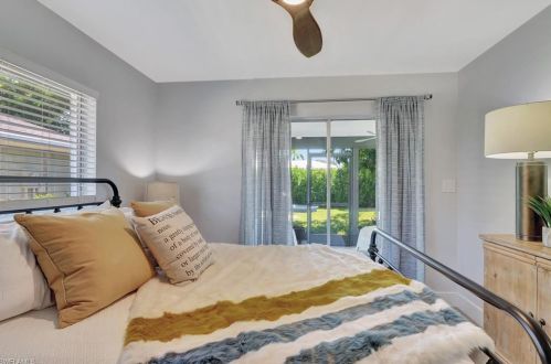 624 104th Ave, Naples FL  34108-3227 exterior
