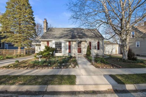 219 Fremont St, Watertown, WI 53098-1301
