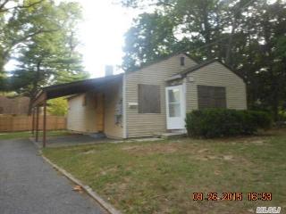 230 Parkway Blvd, Wheatley Heights, NY 11798-4306