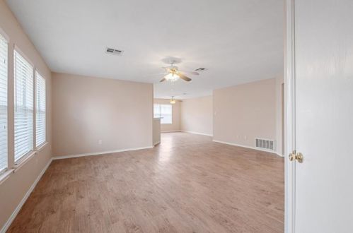 223 Meadow Park Dr, Georgetown TX  78626-6365 exterior